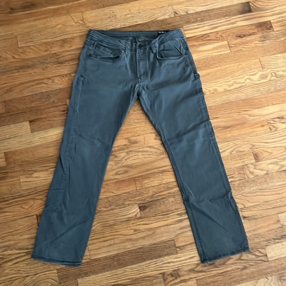 Men’s Buffalo Slim Straight Stretch - Picture 2 of 3